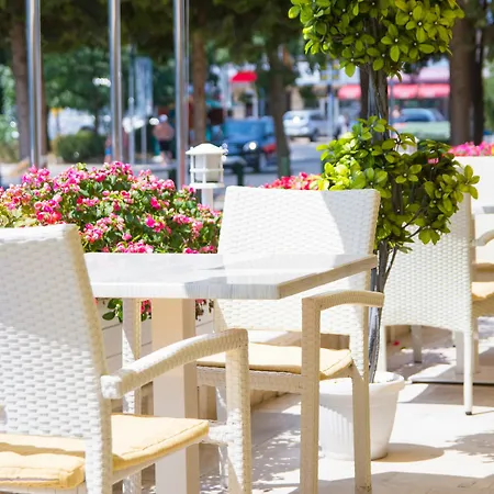Hotel Karlovo 3*